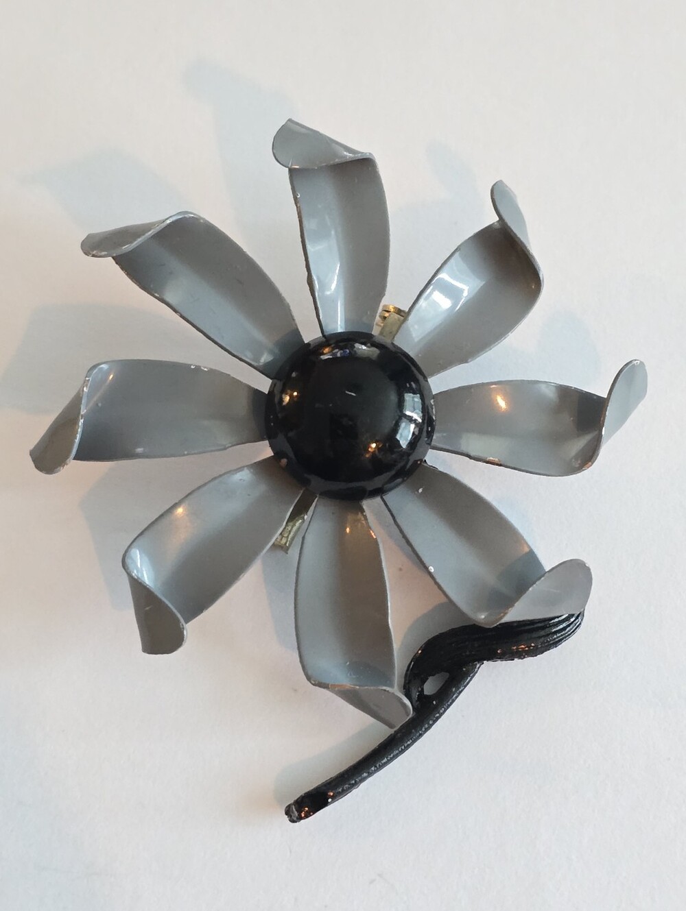 Vintage flower brooch tone floral pin enamel grey gray black